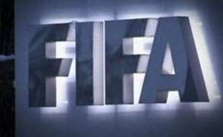 Piden la renuncia de Blatter, presidente de la FIFA	