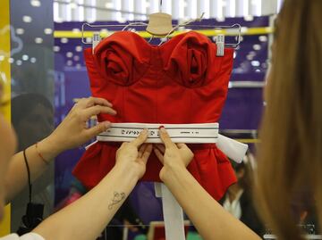 Marca mexicana presenta sus diseños con mensajes en braille