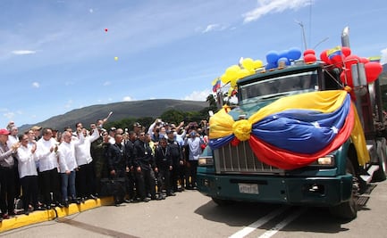 Entre globos y con ánimo festivo, Colombia y Venezuela reabren frontera