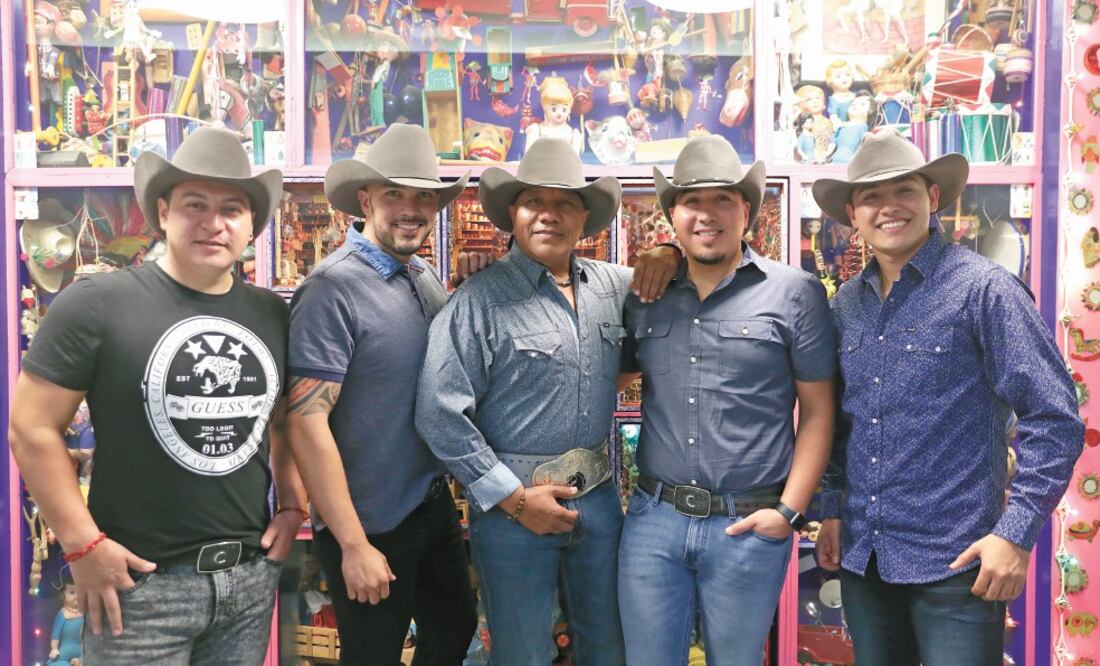 Ramiro Delgado Jr, Javier Cantú, José Guadalupe Esparza, José Adán Esparza y René Guadalupe Esparza. Foto: IVÁN STPEHENS. EL UNIVERSAL