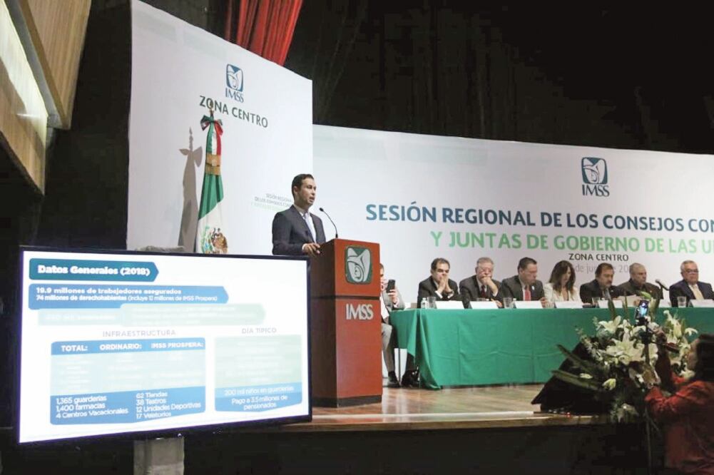 Tuffic Miguel Ortega, director del IMSS, se reunió con representantes del secto r obrero y patronal quienes resaltaron los casos de atención médica de éxito (TOMADA DE TWITTER)