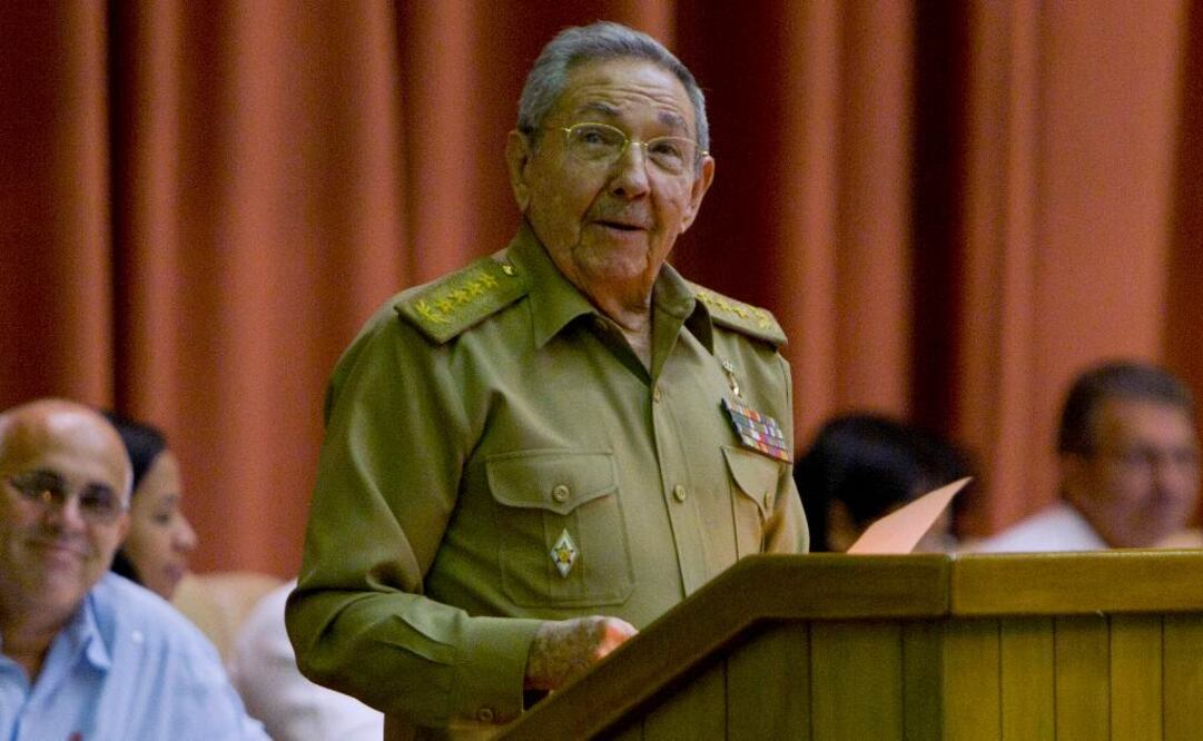 Raúl Castro volvió a señalar que para normalizar totalmente los vínculos bilaterales con Washington será necesario, además de acabar con el bloqueo, que EU devuelva a la isla el territorio "ilegalmente ocupado" por la base en Guantánamo Foto: AP