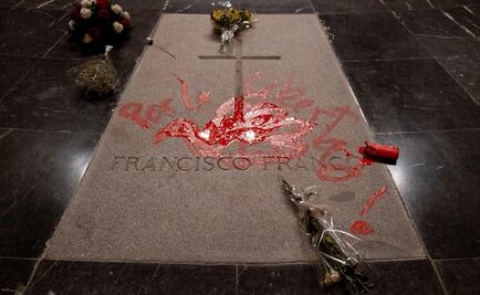 Arrestan a artista por pintar en el mausoleo de Francisco Franco