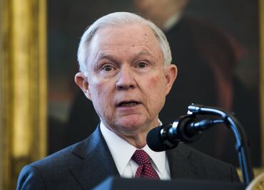 Nuevo fiscal de EU promete acabar con "ilegalidad" migratoria