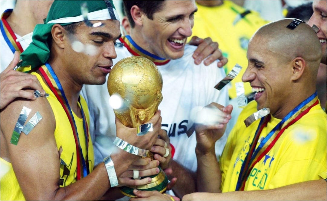 FOTO: FIFA - Roberto Carlos recuerda la gloria más grande de su carrera; “Ser campeón del mundo es una sensación única”