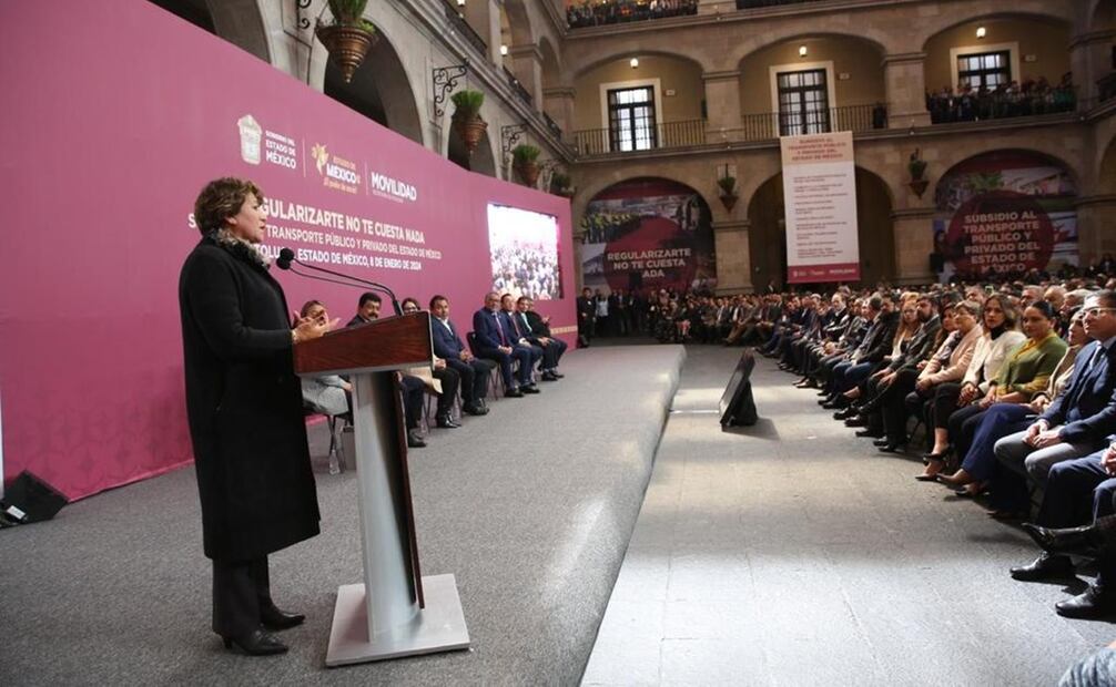 La gobernadora señaló que el uso del transporte público representa para las y los mexiquenses, la posibilidad de movilizarse de manera económica, por ello, dijo, se debe modernizar este sistema para ofrecer un servicio de calidad para los usuarios. Foto: Jorge Alvarado / EL UNIVERSAL