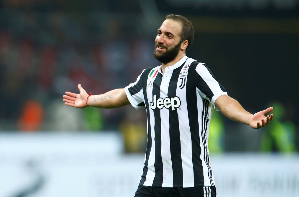 Reuters. Gonzalo Higuaín celebrando las dos anotaciones ante el Milan