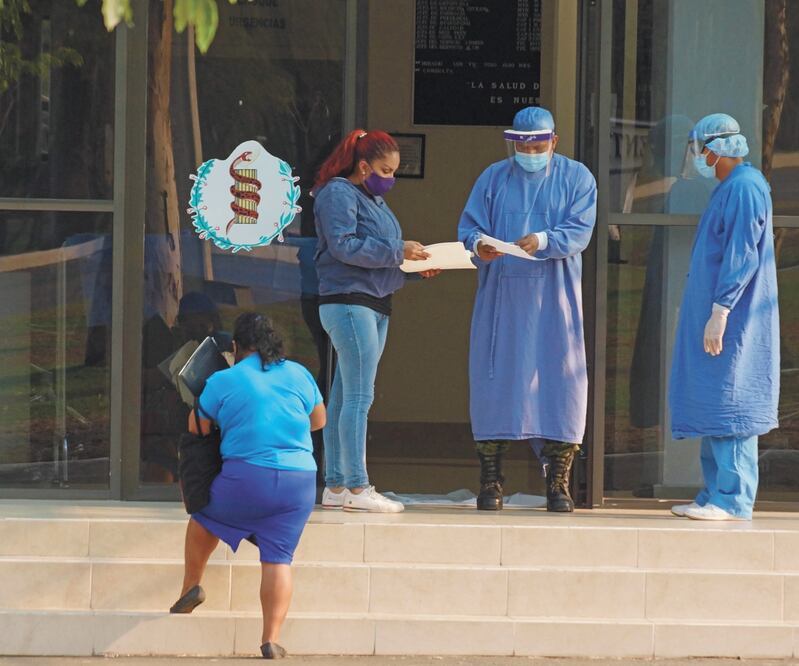 Desde el 18 de mayo los abogados ofrecen de manera gratuita la elaboración de demandas de amparo a integrantes del sector Salud. Foto: EDWIN HENÁNDEZ. EL UNVERSAL