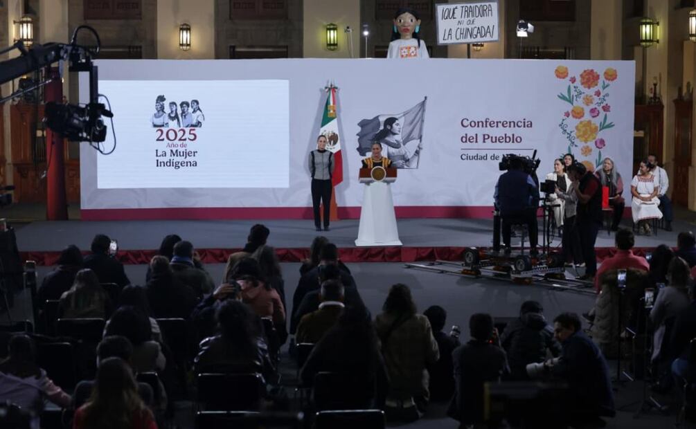 Activista Jesusa Rodríguez reivindica figura de Malintzin desde Palacio Nacional en la conferencia de Claudia Sheinbaum (28/11/2025). Foto: Fernanda Rojas / EL UNIVERSAL
