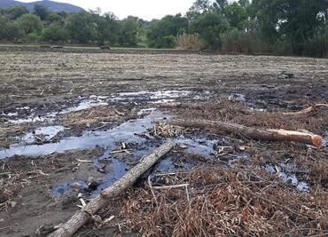 Derrame de combustible contamina el río Tula en Tezontepec, Hidalgo