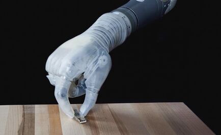 El "Brazo Luke", la prótesis más sofisticada del mundo que te permite "sentir"