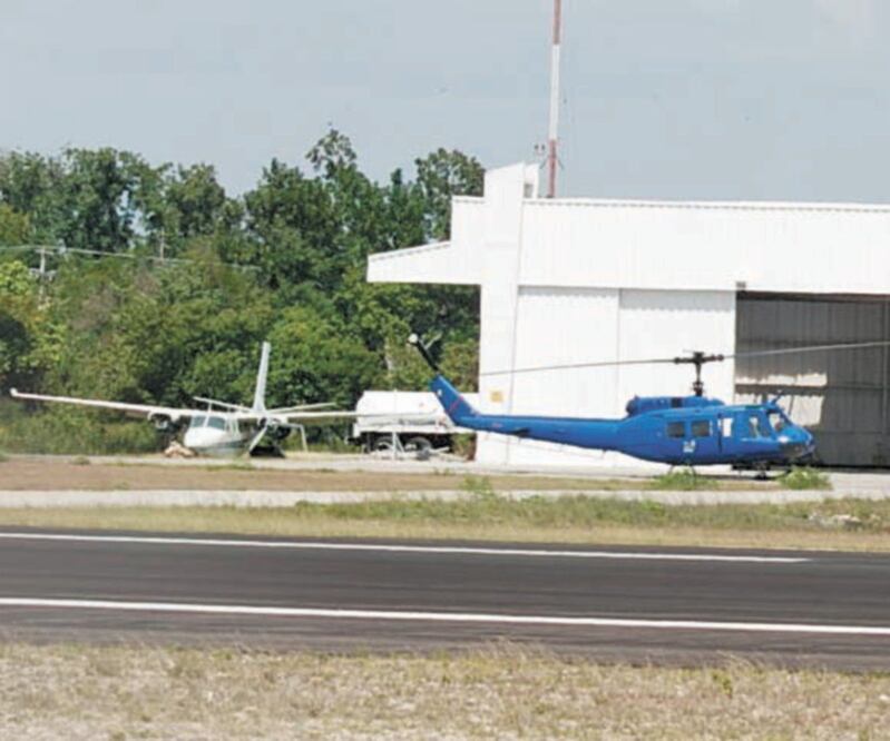 La aeronaves que se venderán están en el hangar. Archivo EL UNIVERSAL