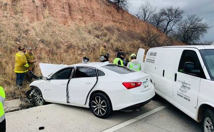 Mueren 5 personas tras impacto de auto que invadio carril en carretera Nogales-Ímuris