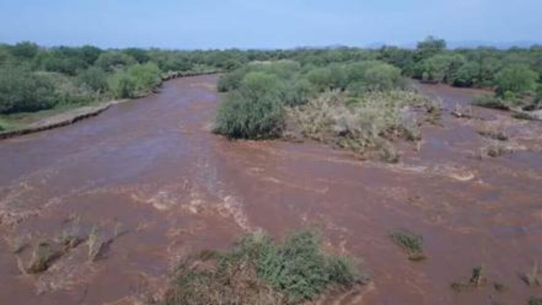 Lluvia provoca rompimiento de bordo en Sonora; hay riesgo de inundaciones