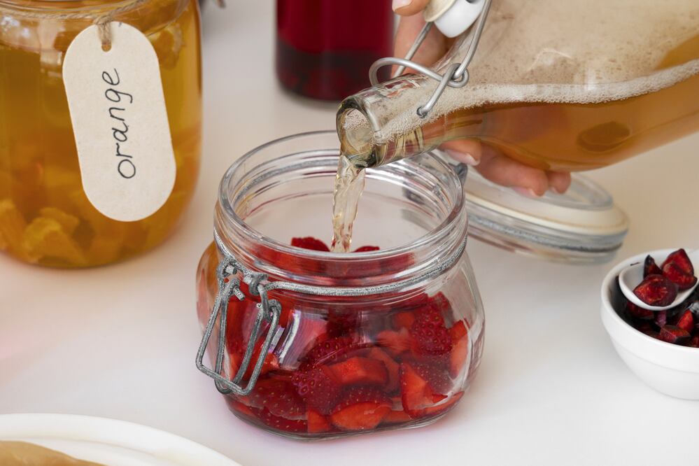 Un toque de vinagre puede transformar por completo tus mermeladas caseras. Foto: Freepik