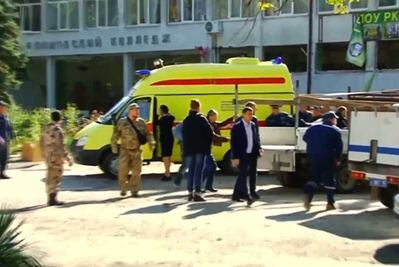 Mueren 18 personas por explosión en universidad de Crimea
