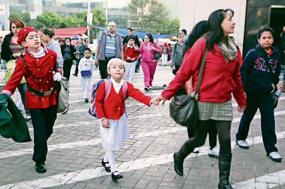 La reforma busca establecer que los patrones convengan con las mamás horarios que se ajusten a las necesidades de ambas partes. (ARCHIVO EL UNIVERSAL)