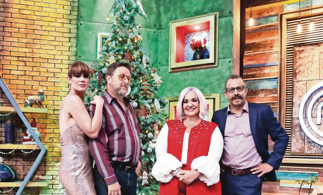 Anette Michel, Adrián Herrera, Betty Vázquez y Benito Molina. AZTECA