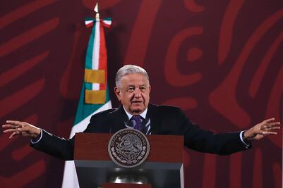Pobladores de comunidades donde pasará el Tren Maya están saliendo a defender la obra: AMLO