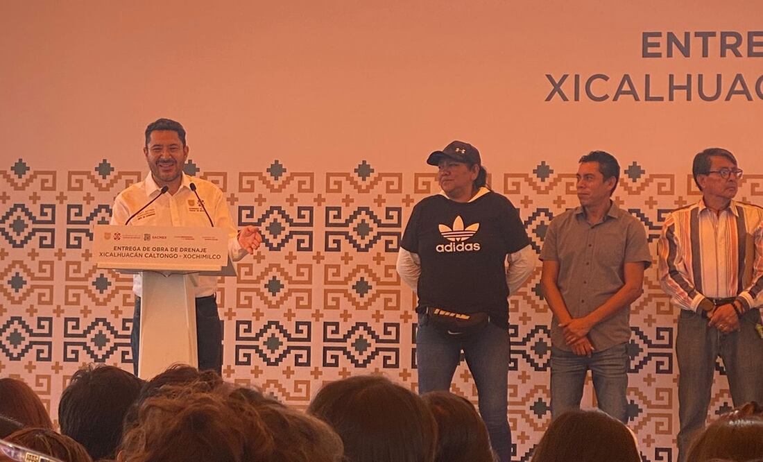 Martí Batres y el titular de Sacmex, Rafael Carmona entregan obra de drenaje en alcaldía Xochimilco. Foto: Alberto Acosta / EL UNIVERSAL