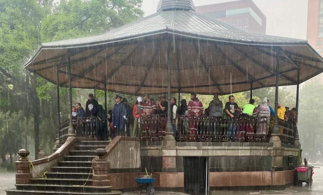 Reportan intensa lluvia en zona de Garibaldi, alcaldía Cuauhtémoc (12/06/2025). Foto: Fernanda Zamora / EL UNIVERSAL