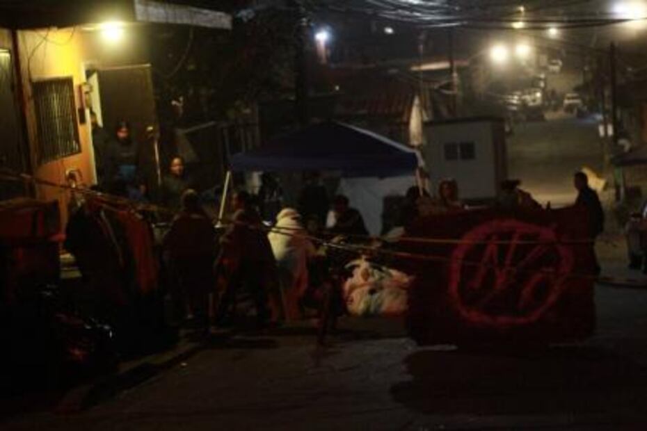 Damnificados se organizan para enfrentar a saqueadores en Tijuana