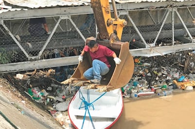Exigen con bloqueos desazolvar río Hondo