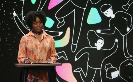 Chimamanda Ngozi Adichie invita a leer contra el machismo y racismo