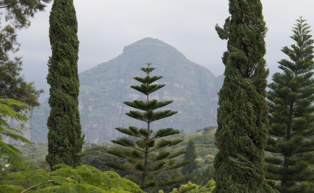 Surrounded by majestic green mountains, Tlayacapan was once a small Olmec settlement that stood next to a stream - Photo: P. M. Robledo/EL UNIVERSAL in English