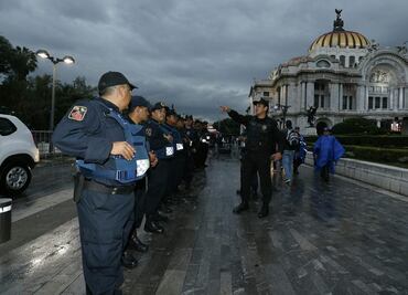 Trasladan cenizas de Juan Gabriel al aeropuerto para viaje a CDMX