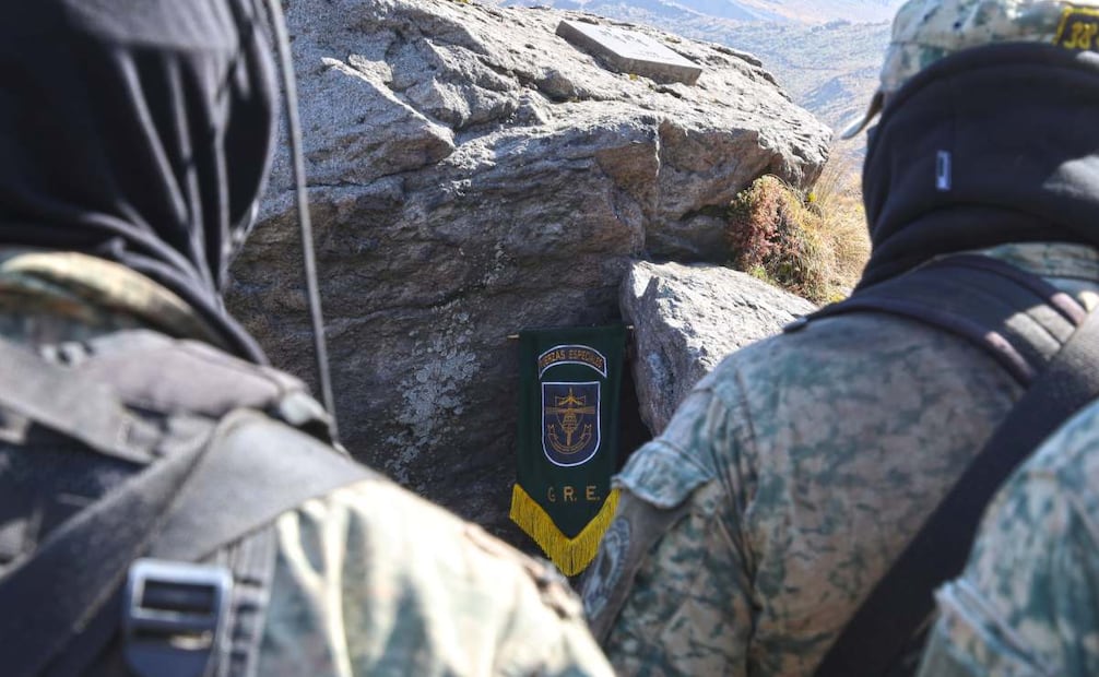 Personal militar que aspira a pertenecer al Grupo de Fuerzas Especiales lleva a cabo los cursos de oficiales y sargentos en inmediaciones del Iztaccíhuatl. Foto: Benjamín Becerril/ EL UNIVERSAL