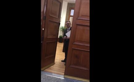 “¡Respeten por favor!”, pide Medina Mora en su oficina de la Suprema Corte