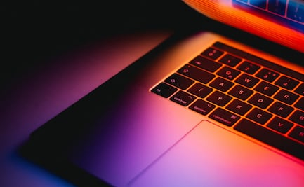 Qué le pasa a la laptop si siempre la dejas conectada