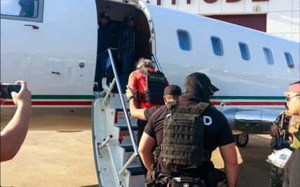 Tras escala, avión que traslada a Hernán Bermúdez despega de Chiapas para aterrizar en Toluca