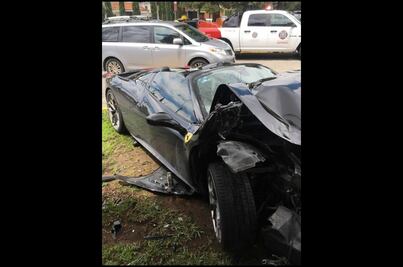 Conductor destroza Ferrari en accidente en Zapopan, Jalisco