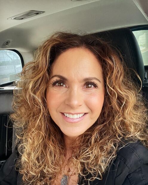 Este es el truco de Lucero para reducir los signos de envejecimiento en la piel a los 50 años