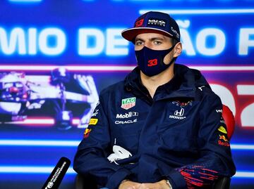 Max Verstappen recibe multa económica por tocar el auto de Mercedes