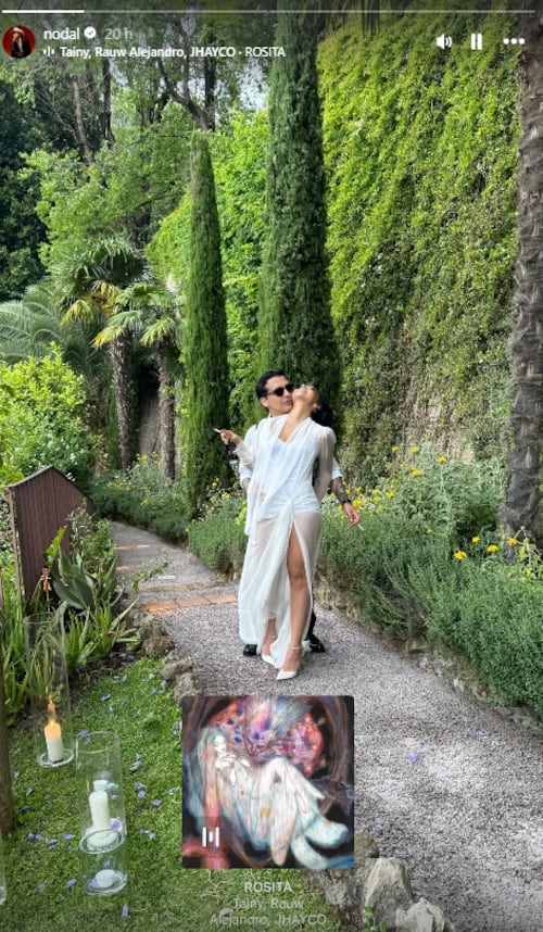 Christian Nodal comparte foto con su esposa, la también cantante Christian Nodal.