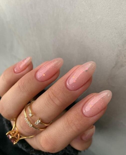 5 ideas de manicura minimalista para las más clásicas