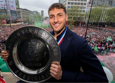 Feyenoord le brindará ayuda a Santiago Giménez para ser campeón de goleo en la Eredivisie