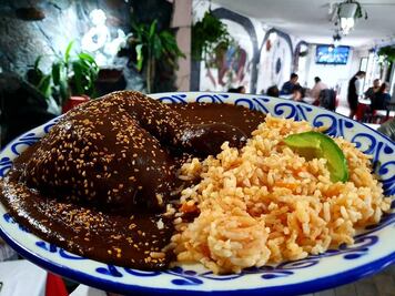 5 lugares para comer mole en la CDMX
