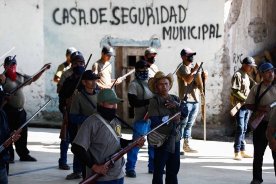 Marchan armados para exigir seguridad