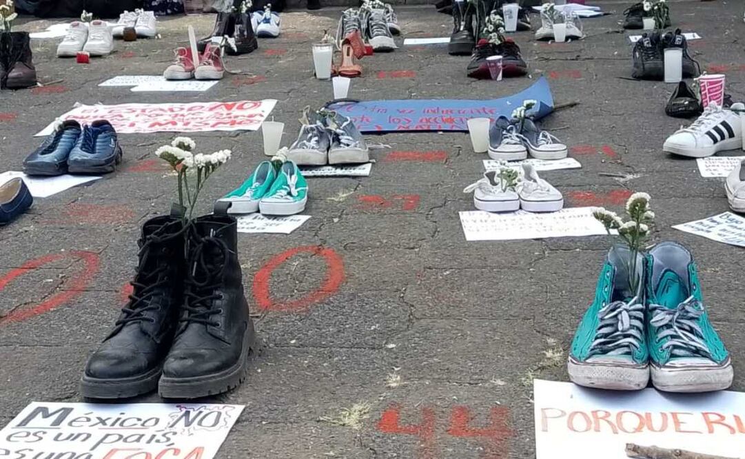 Estudiantes de la FES Acatlán de la UNAM realizaron un memorial para desaparecidos en Teuchitlán, Jalisco (19/03/2025). Foto:  Rebeca Jiménez / EL UNIVERSAL
