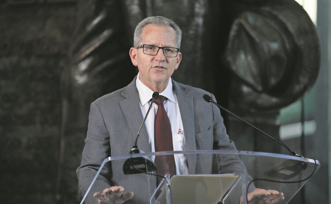 Bob Pérez, director de Baker Hughes para México y Latinoamérica, en conferencia en la torre ejecutiva de Pemex. Foto: EFE