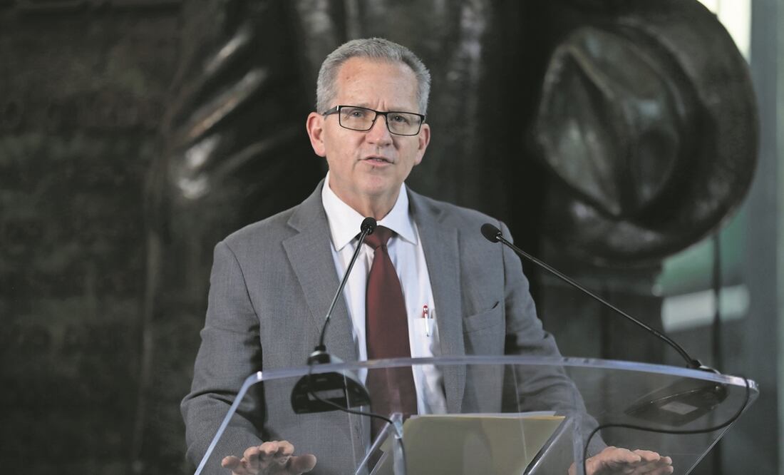 Bob Pérez, director de Baker Hughes para México y Latinoamérica, en conferencia en la torre ejecutiva de Pemex. Foto: EFE