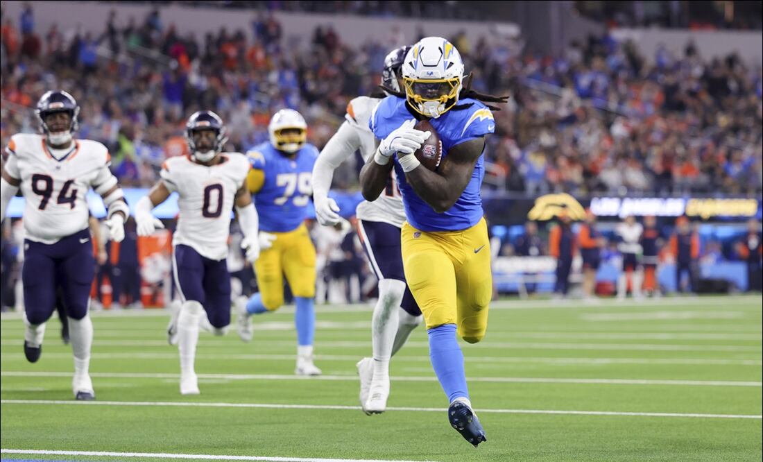 Chargers remontan ante Broncos y se enfilan a los playoffs - Foto: AP