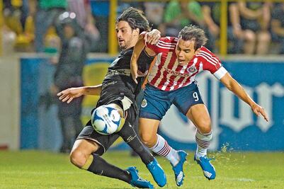 Chivas complica su pase a Liguilla