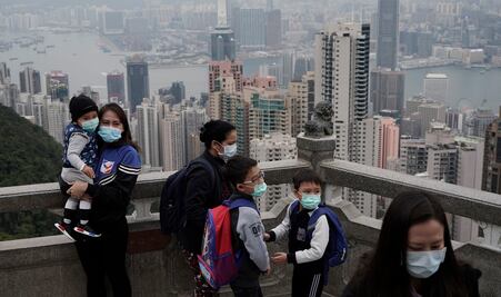 Nueve miembros de una familia se infectan de coronavirus en Hong Kong