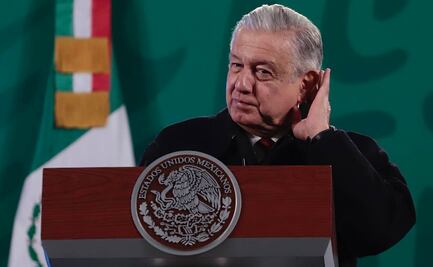AMLO defiende "mañaneras" en proceso electoral, pero antes veía bien no transmitirlas