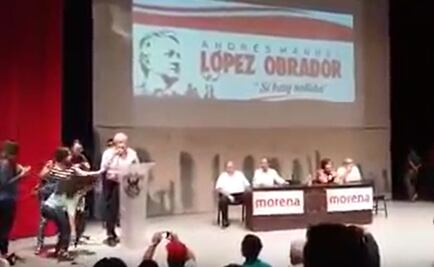 Increpan a López Obrador en conferencia en Sinaloa